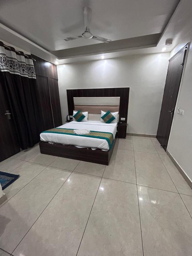 Hotel Square Plaza At Airport Nueva Delhi Exterior foto